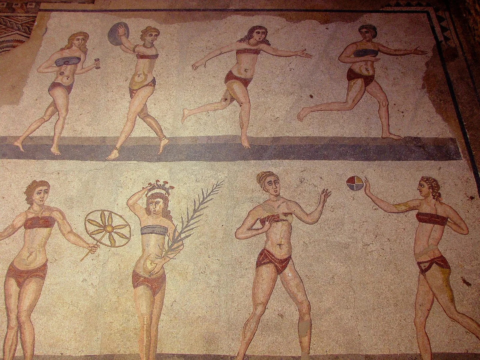 Mosaico romano con le atlete in bikini nella Villa Romana del Casale di Piazza Armerina